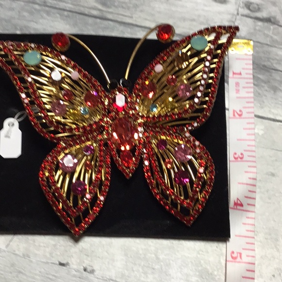 Gorgeous butterfly pin - Picture 3 of 3
